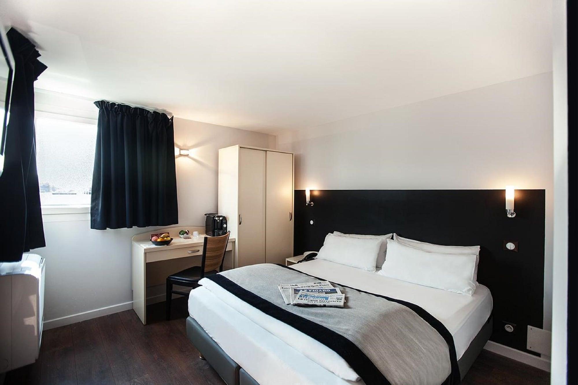 Hotel L'Amandier Nanterre Exterior photo