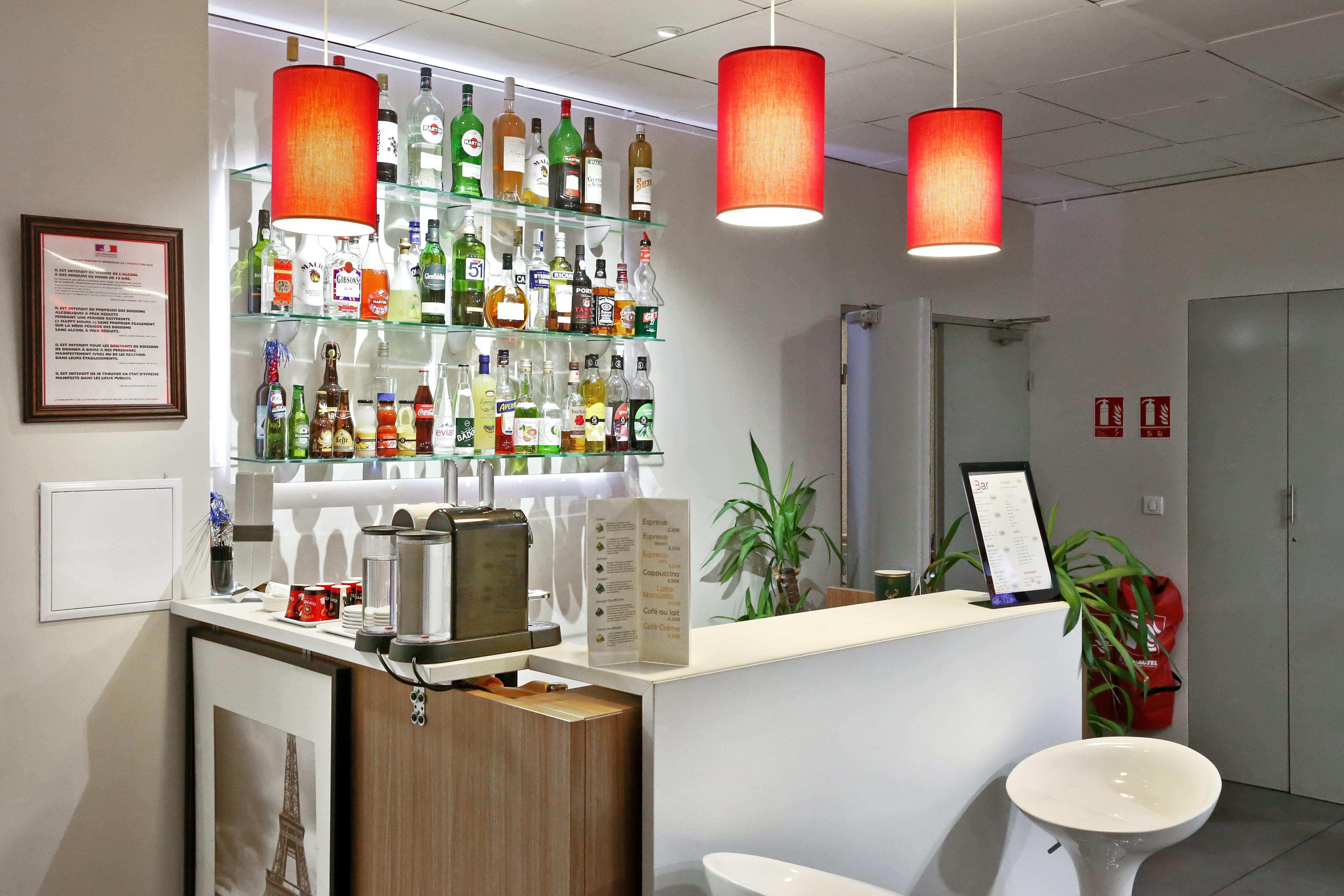 Hotel L'Amandier Nanterre Exterior photo